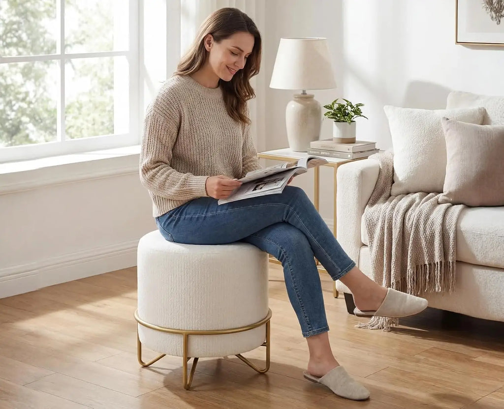 Tabouret Perle — pouf rond en chenille crème, base dorée – vue 3